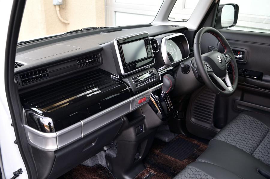 Торпедо Suzuki Spacia Custom Hybrid XS Turbo (MK53S) 2017 года  (JP) (фото 9 из 18)